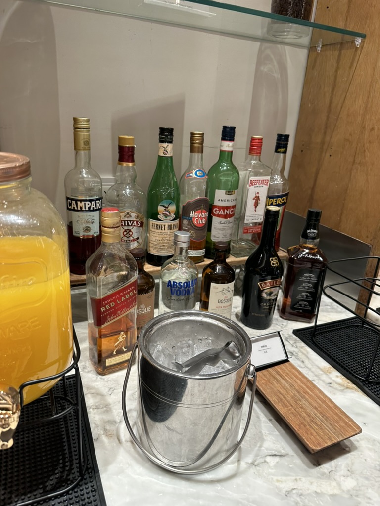 Loungebar före avgång som ingår med Business Class